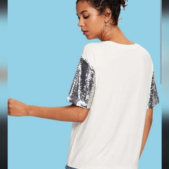 Sequin Sleeve Figure Print Tee color white - Picture 2 of 3
